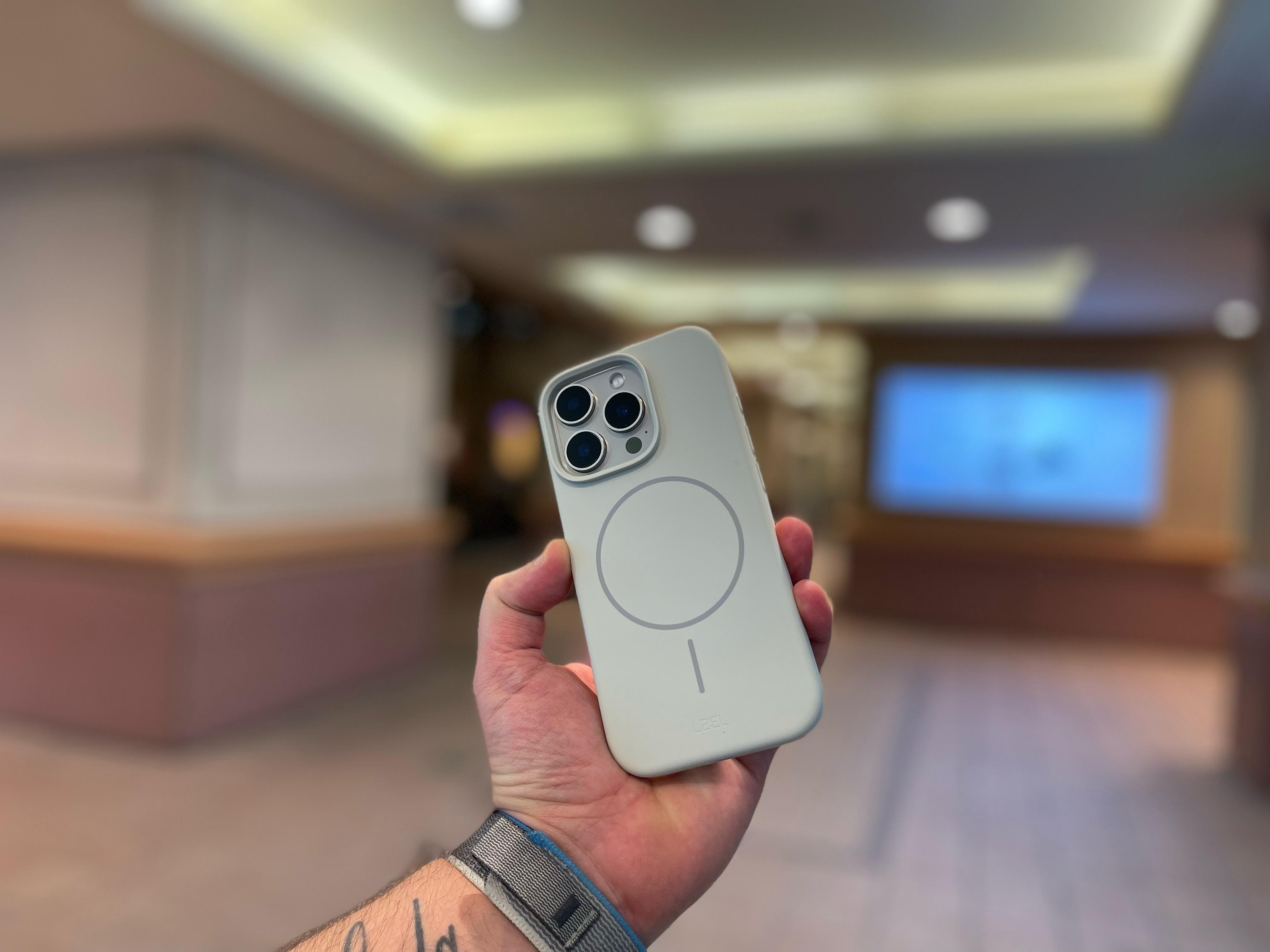 كڤر حماية سيليكون من ليزل متوافق مع MagSafe لهاتف iPhone 16 Pro Max|بني فاتح كڤر حماية سيليكون من ليزل متوافق مع MagSafe لهاتف iPhone 16 Pro Max|بني فاتح